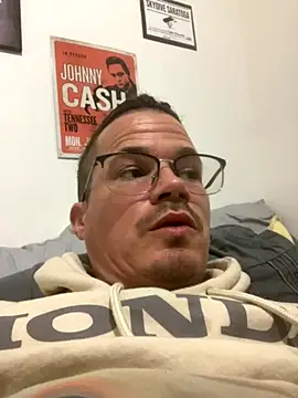 johnnyells51 online show from November 22, 6:02 am