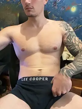 fronkie9384 online show from December 15, 10:45 am