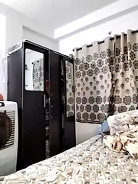 avi007p online show from April 21, 5:52 pm