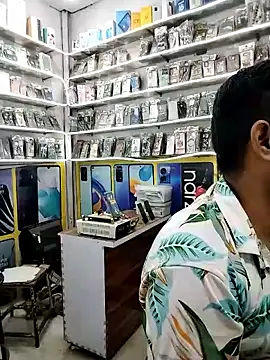 Snapshot of avi007p chatting on September 17, 1:12 pm avi007p online show from September 17, 1:12 pm