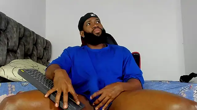 Snapshot of james_musclebbc chatting on September 26, 12:47 pm james musclebbc online show from September 26, 12:47 pm