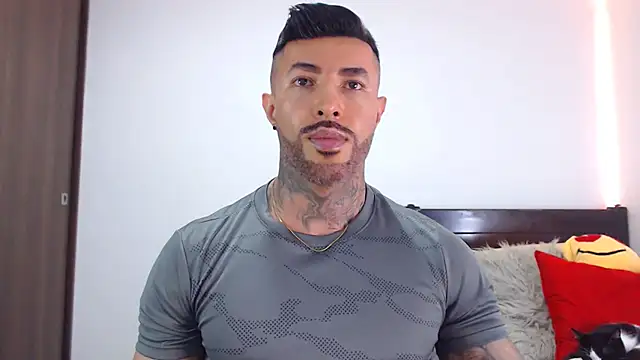 andrea de lucaa online show from February 11, 3:55 am