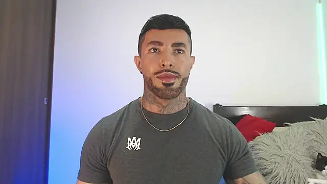 andrea de lucaa online show from April 18, 4:14 am