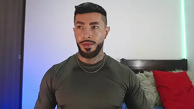 andrea de lucaa online show from April 14, 6:02 am