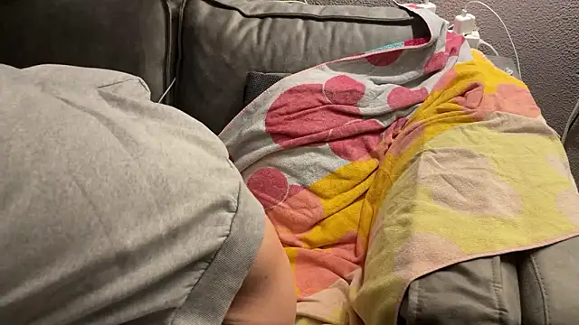 NoaTender online show from November 17, 9:18 pm