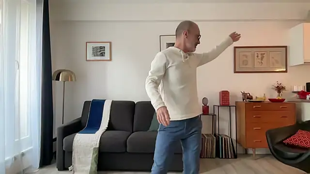 Milkywaymen online show from May 15, 10:45 am