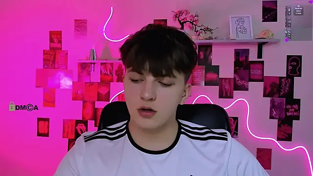 travis wolf  online show from April 14, 8:47 am