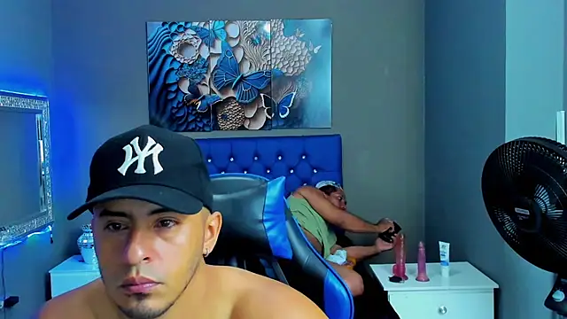 Snapshot of AngelAndChris chatting on October 20, 12:42 pm AngelAndChris online show from October 20, 12:42 pm