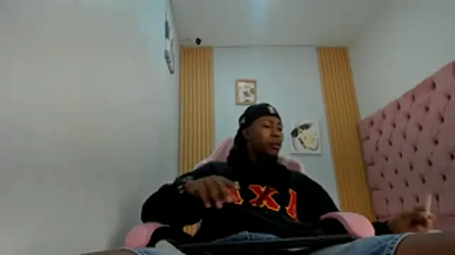 Snapshot of Jax_Maliq chatting on October 15, 5:53 pm Jax Maliq online show from October 15, 5:53 pm