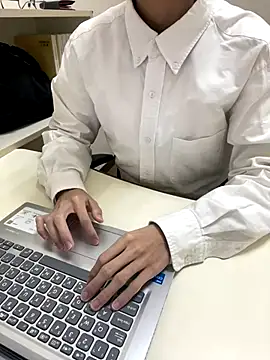 Snapshot of Daddygarry chatting on September 10, 3:27 am Daddygarry online show from September 10, 3:27 am