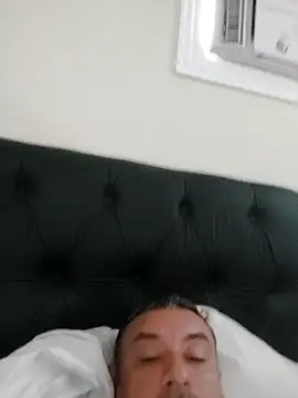 andrerj22 online show from April 8, 2:37 pm