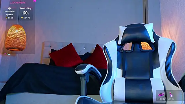 Thaiel Fosteer online show from February 21, 7:20 am