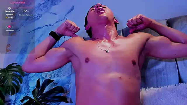 oliver mr  online show from February 19, 9:11 pm