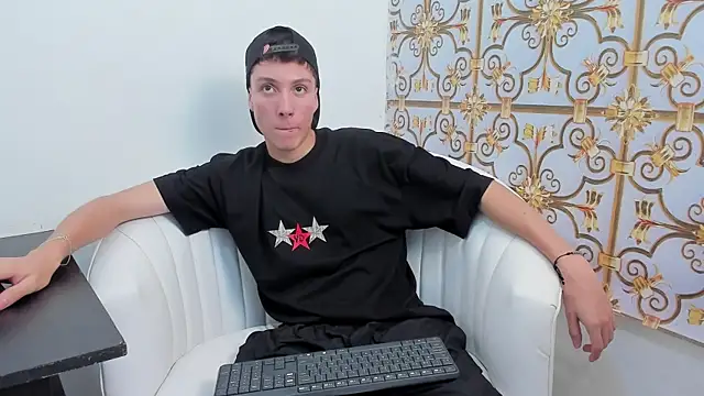 LittleDanny  online show from November 25, 7:27 pm