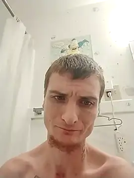 jizzyglizzy92 online show from September 28, 1:47 am