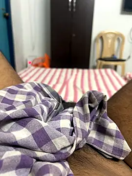 Snapshot of usermood2000 chatting on September 24, 6:35 am usermood2000 online show from September 24, 6:35 am