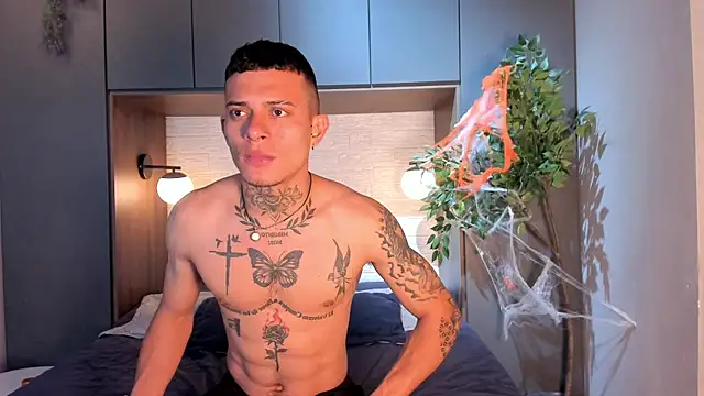 MrJustin  online show from November 7, 8:45 pm