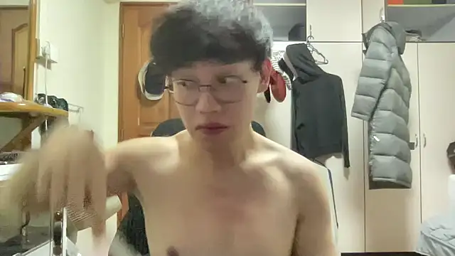 Passionatetwink2 online show from December 17, 1:07 pm