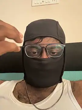 Snapshot of DJLOVE280825 chatting on September 23, 9:52 am DJLOVE280825 online show from September 23, 9:52 am