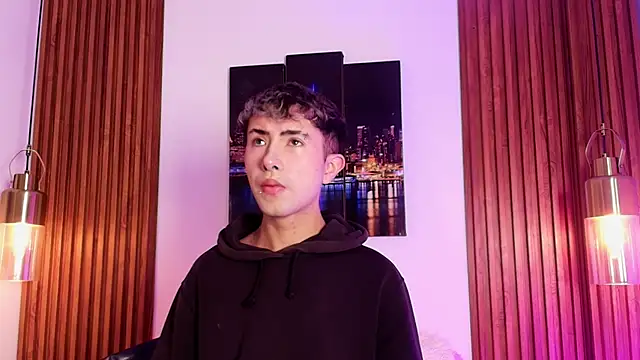 NoahXitrux online show from September 19, 1:11 pm