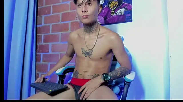 anaximandro hot online show from April 2, 8:55 am