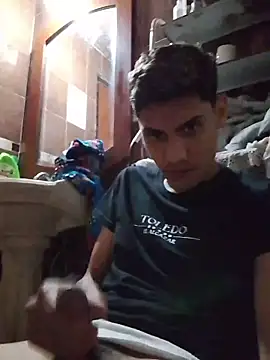 aispuro8505 online show from March 2, 7:37 am