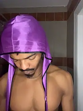 TRILLAHUNG online show from December 2, 7:44 am