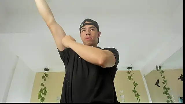 Muscle Scott online show from October 27, 7:27 pm