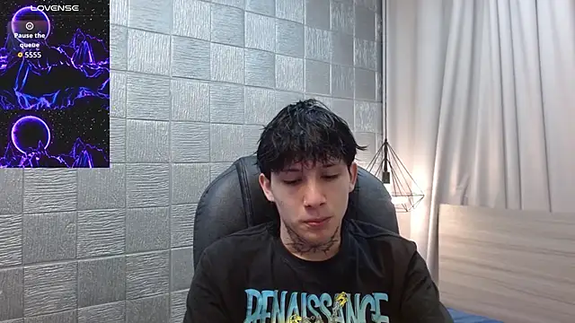 Iantwink18 online show from November 5, 8:33 pm