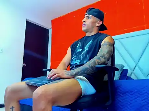 Snapshot of adrian_ray chatting on October 11, 6:34 pm adrian ray online show from October 11, 6:34 pm