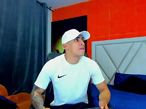 Snapshot of adrian_ray chatting on September 24, 5:55 pm adrian ray online show from September 24, 5:55 pm