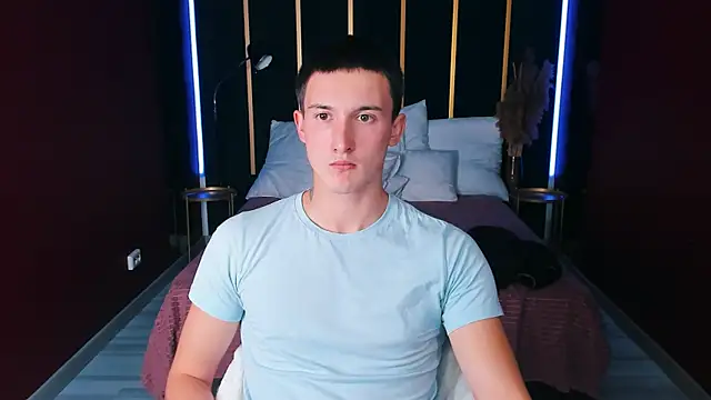 Snapshot of David__Diamond chatting on September 15, 8:32 pm David Diamond online show from September 15, 8:32 pm