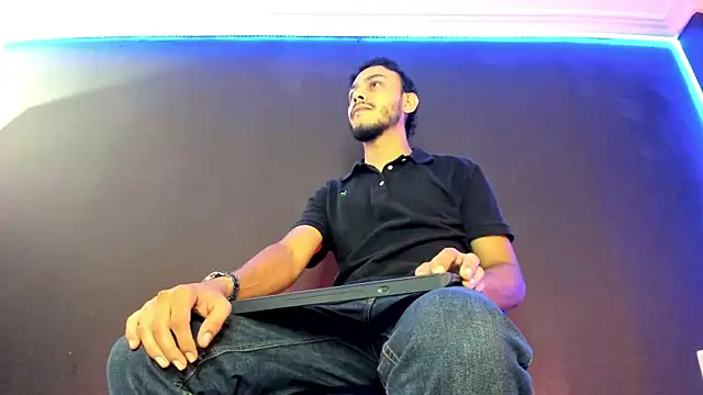 Boss Domiinator online show from April 8, 11:20 am