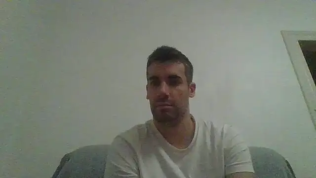 JulioIsHere4you online show from October 26, 2:35 am