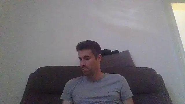 JulioIsHere4you online show from May 30, 7:08 am