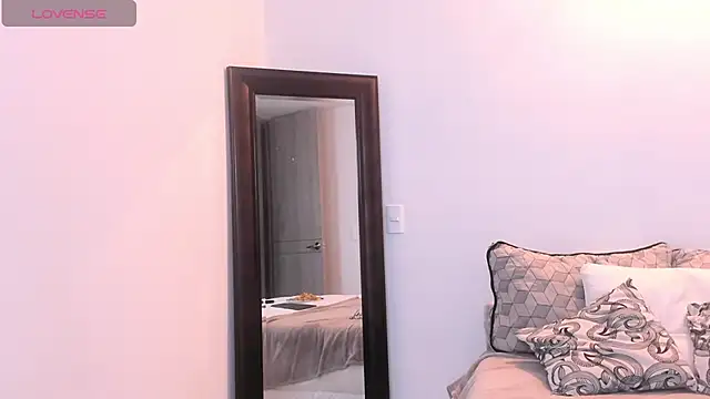 KingLevi01 online show from September 22, 11:59 pm