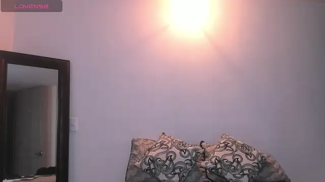 KingLevi01 online show from September 18, 1:07 am