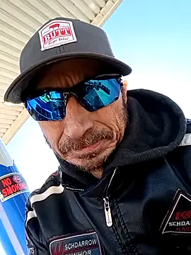 Mrluckstick online show from December 14, 9:22 pm