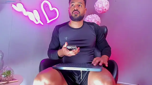 Gael Meneses online show from December 3, 12:22 pm