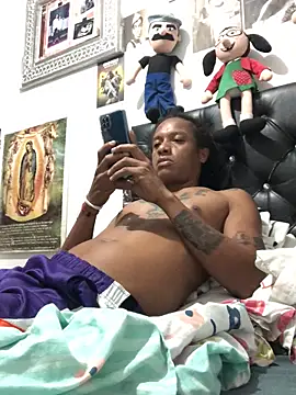 elpeluchenegroxxx3 online show from February 7, 2:51 am