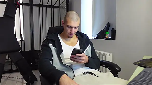 Snapshot of Ryan_Dozer chatting on October 18, 6:51 am Ryan Dozer online show from October 18, 6:51 am