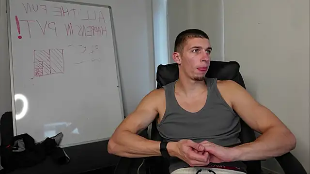 Snapshot of Ryan_Dozer chatting on October 13, 2:12 pm Ryan Dozer online show from October 13, 2:12 pm