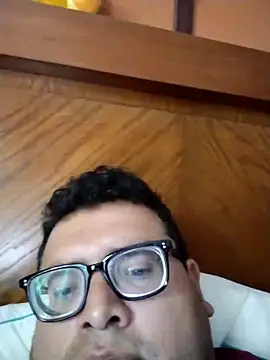 Santiagoqro85 online show from September 14, 3:25 pm