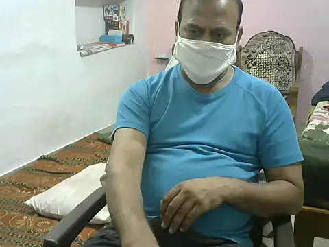 Famit025 online show from April 11, 8:18 am