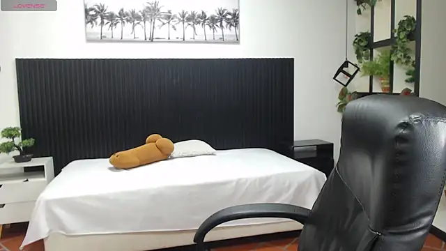 titanxero online show from November 23, 1:33 pm