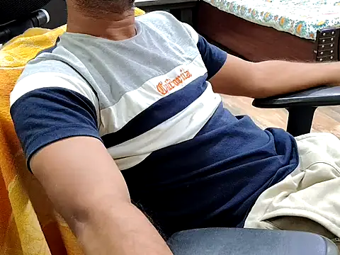 Snapshot of ZoroArcher chatting on October 3, 8:36 pm ZoroArcher online show from October 3, 8:36 pm