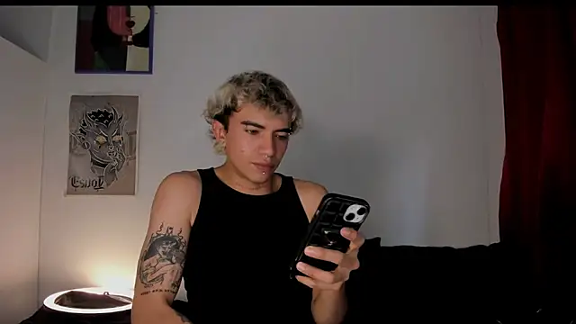 guynextdo0r online show from January 18, 10:34 pm