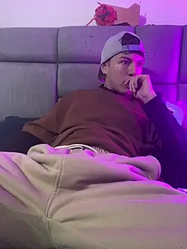 NaytonFreeman online show from February 20, 12:18 pm