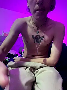 NaytonFreeman online show from November 5, 10:50 am