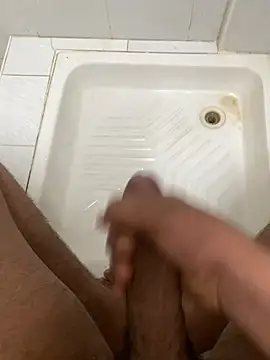 ali  ali210 online show from April 13, 11:05 pm